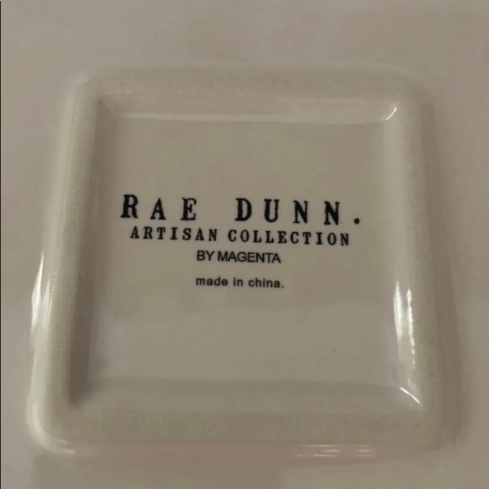 Rae Dunn Napkin Holder with Flag Shaped Weight - Picture 8 of 8
